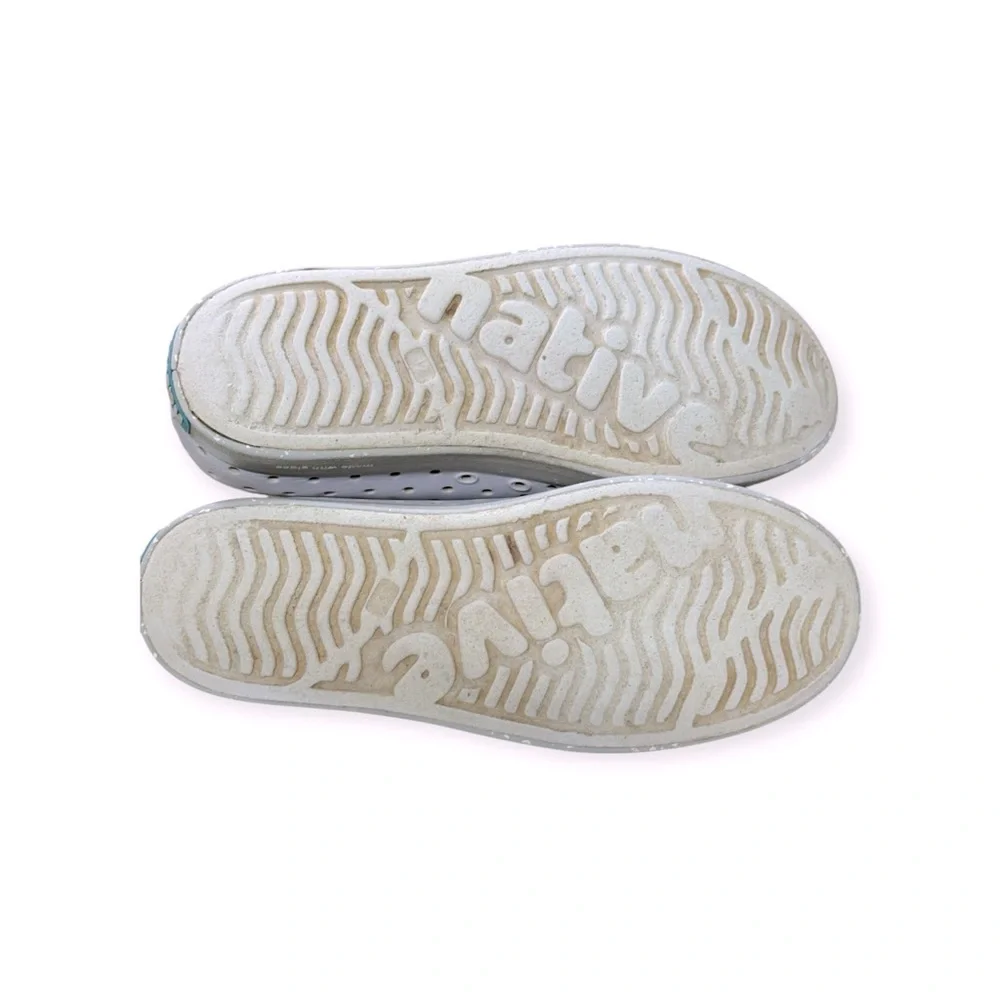Native‎ Kids Lilac and Gray Water Shoes Size 2